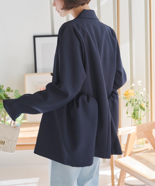 KOBE LETTUCE（コウベレタス）の「バルーンペプラムダブルボタンジャケット（テーラードジャケット・レディース・ベージュ/ネイビー/チャコール・M）」の12枚目の写真