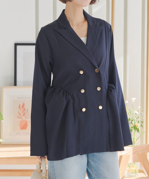 KOBE LETTUCE（コウベレタス）の「バルーンペプラムダブルボタンジャケット（テーラードジャケット・レディース・ベージュ/ネイビー/チャコール・M）」の6枚目の写真