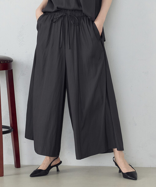 COMME CA ISM（コムサイズム）の「ゆるっとろみ スカーチョ / セットアップ対応（その他パンツ・レディース・ブラック/カーキ/ダークブラウン・MEDIUM/LARGE）」の9枚目の写真