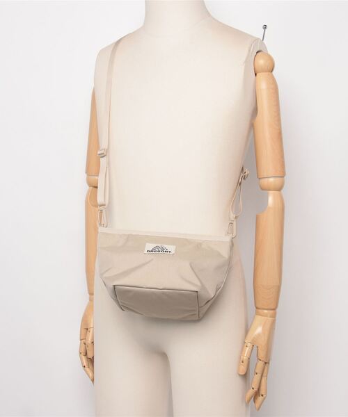 GREGORY（グレゴリー）の「イージーショルダー EASY SHOULDER サンドベージュ（ショルダーバッグ・メンズ・サンドベージュ・ONE SIZE）」の5枚目の写真