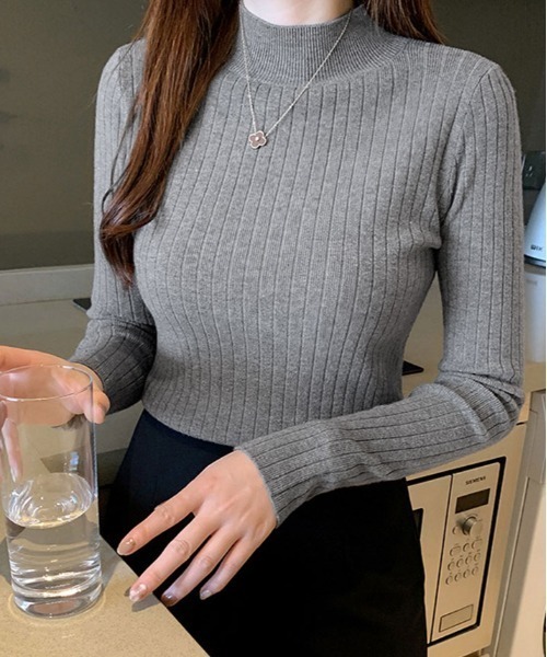 kirakiraShop(キラキラショップ)の「長袖 ハイネック ニットソー(ニット/セーター・レディース・マスタード/ベージュ/ブラウン/ホワイト/レッド系/ブラック/ブルー/グレー/クリーム・FREE)」の4枚目の写真