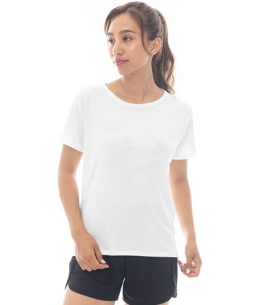 BILLABONG(ビラボン)の「BILLABONG レディース 【ACTIVE】 ACTIVE BACK HOLE MESH TEE アクティブウェア 【2025年春夏モデル】/ビラボントレーニングTシャツ(Tシャツ/カットソー・レディース・ホワイト/ブラック・MEDIUM)」の2枚目の写真