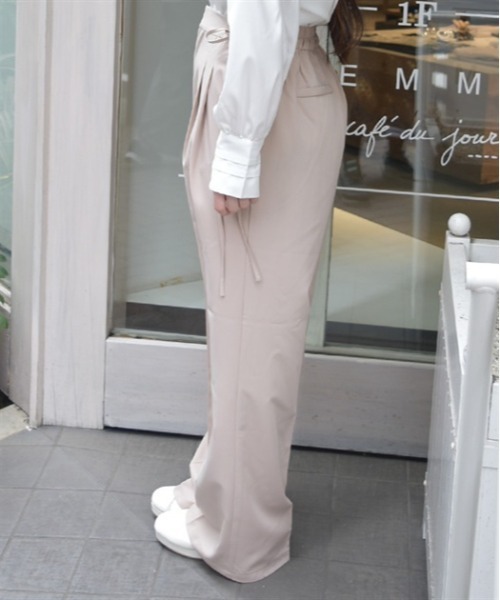 axes femme（アクシーズファム）の「調節ボタンストレートパンツ（その他パンツ・レディース・ブラック/ベージュ・LARGE/MEDIUM）」の21枚目の写真