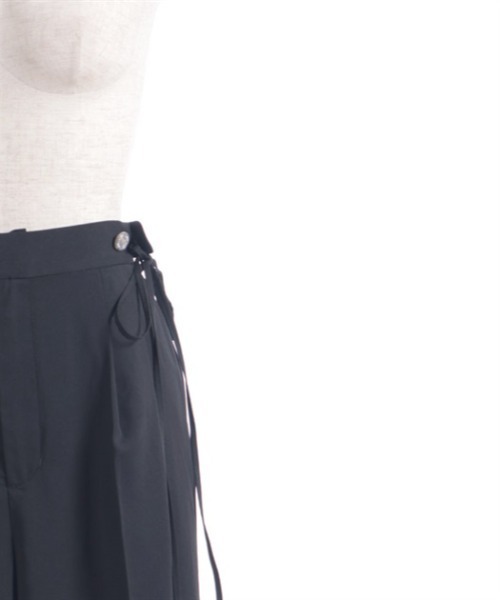 axes femme（アクシーズファム）の「調節ボタンストレートパンツ（その他パンツ・レディース・ブラック/ベージュ・LARGE/MEDIUM）」の17枚目の写真