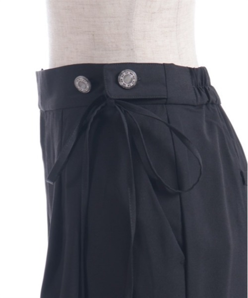 axes femme（アクシーズファム）の「調節ボタンストレートパンツ（その他パンツ・レディース・ブラック/ベージュ・LARGE/MEDIUM）」の8枚目の写真