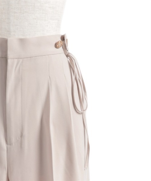 axes femme（アクシーズファム）の「調節ボタンストレートパンツ（その他パンツ・レディース・ブラック/ベージュ・LARGE/MEDIUM）」の3枚目の写真