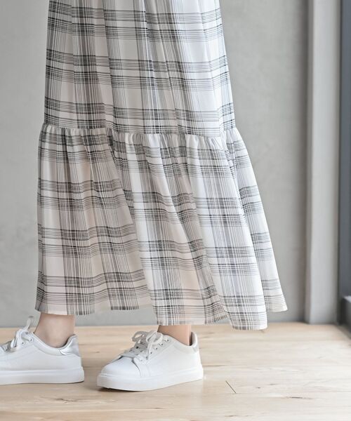 rps（アールピーエス）の「シフォンチェック柄シャーリング肩リボンワンピース（ワンピース・レディース・ブラック/アイボリー/オフホワイト/ブラック系その他2・フリー）」の9枚目の写真