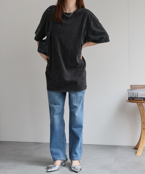 CREARE -LINO-（クレアーレリノ）の「〈ユニセックス商品〉ヴィンテージライクダメージTシャツ（Tシャツ/カットソー・レディース・ベージュ/グレー/ブラック・M）」の5枚目の写真