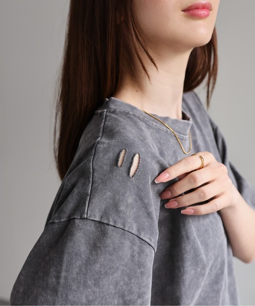 CREARE -LINO-（クレアーレリノ）の「〈ユニセックス商品〉ヴィンテージライクダメージTシャツ（Tシャツ/カットソー・レディース・ベージュ/グレー/ブラック・M）」の9枚目の写真