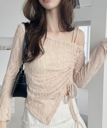 Ada.（エイダ）の「アシンメトリー ネックデザイン ドロスト リボン レーストップス（Tシャツ/カットソー）」