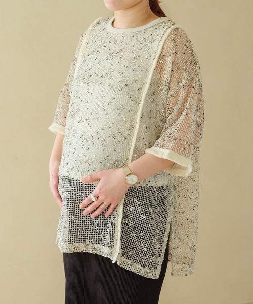 LEPSIM(レプシィム)の「【産前・産後対応】マタニティ/メッシュフリンジ5分袖プルオーバー 329602(その他トップス・レディース・ブラック/カーキ/アイボリー/ブルー・FREE)」の1枚目の写真