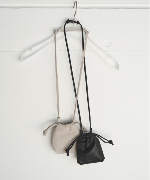 anuke（アンヌーク）の「Leather Mini Pochette（ハンドバッグ・レディース・ブラック/ライトグレー・FREE）」の9枚目の写真