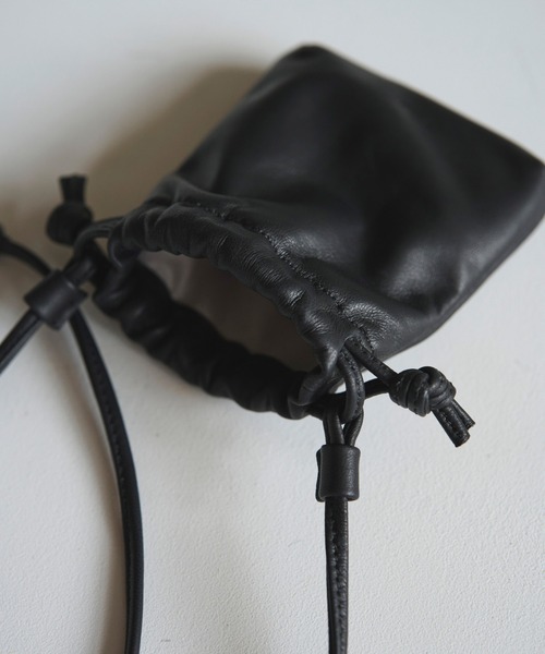 anuke（アンヌーク）の「Leather Mini Pochette（ハンドバッグ・レディース・ブラック/ライトグレー・FREE）」の10枚目の写真