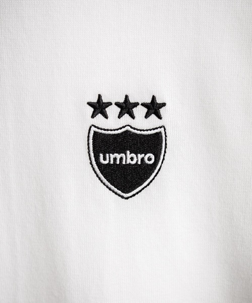 UMBRO（アンブロ）の「UMBRO アンブロ 別注コラボ オーバーサイズサイドライントラックワンポイントロゴ刺繍クルーネック半袖Tシャツ（Tシャツ/カットソー・メンズ・ネイビー/ホワイト/ブラック・M/L/XL）」の21枚目の写真