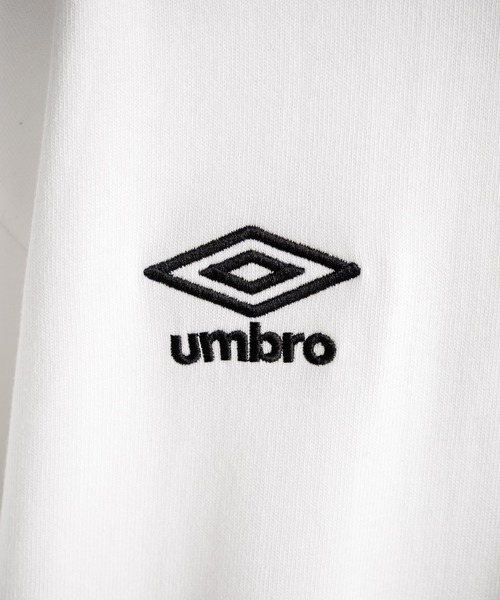 UMBRO（アンブロ）の「UMBRO アンブロ 別注コラボ オーバーサイズサイドライントラックワンポイントロゴ刺繍クルーネック半袖Tシャツ（Tシャツ/カットソー・メンズ・ネイビー/ホワイト/ブラック・M/L/XL）」の22枚目の写真