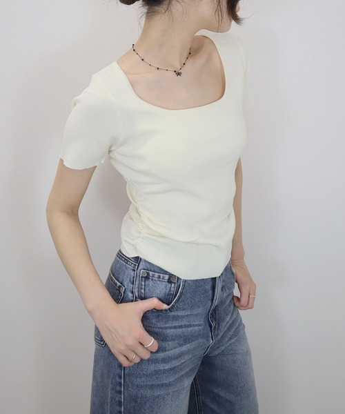 Reurie'(レウリィ)の「【ZOZO限定】バックレーストップ/back lace top 半袖 バックオープン シンプル きれいめ フェミニン ワンホン モード 大人カジュアル(Tシャツ/カットソー・レディース・アイボリー/ブラック・FREE)」の3枚目の写真