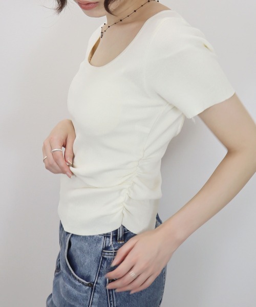 Reurie'(レウリィ)の「【ZOZO限定】バックレーストップ/back lace top 半袖 バックオープン シンプル きれいめ フェミニン ワンホン モード 大人カジュアル(Tシャツ/カットソー・レディース・アイボリー/ブラック・FREE)」の20枚目の写真