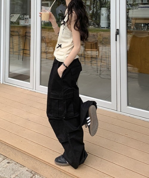 Vipoa(ヴィポア)の「レイヤードリボンタンクニット(ベスト・レディース・ブラック/ホワイト・FREE)」の10枚目の写真