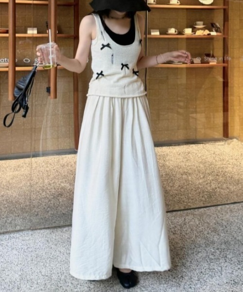 Vipoa(ヴィポア)の「レイヤードリボンタンクニット(ベスト・レディース・ブラック/ホワイト・FREE)」の12枚目の写真