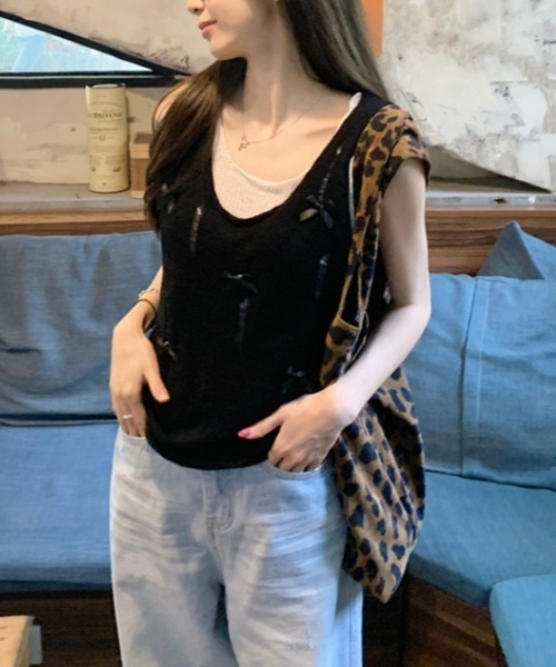 Vipoa(ヴィポア)の「レイヤードリボンタンクニット(ベスト・レディース・ブラック/ホワイト・FREE)」の14枚目の写真