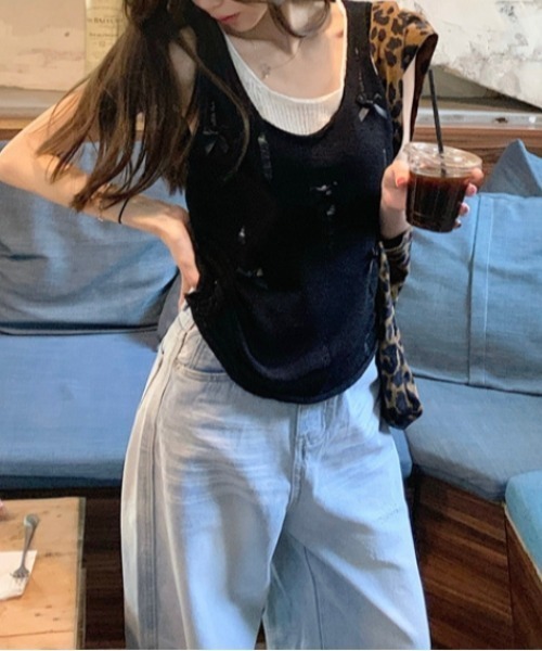 Vipoa(ヴィポア)の「レイヤードリボンタンクニット(ベスト・レディース・ブラック/ホワイト・FREE)」の15枚目の写真