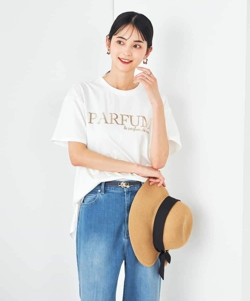 a.v.v(アーヴェヴェ)の「【コットン100%】大人のロゴTシャツ(Tシャツ/カットソー・レディース・ホワイト/ネイビー/オレンジ/チャコールグレー・38/36/40/42/34)」の1枚目の写真