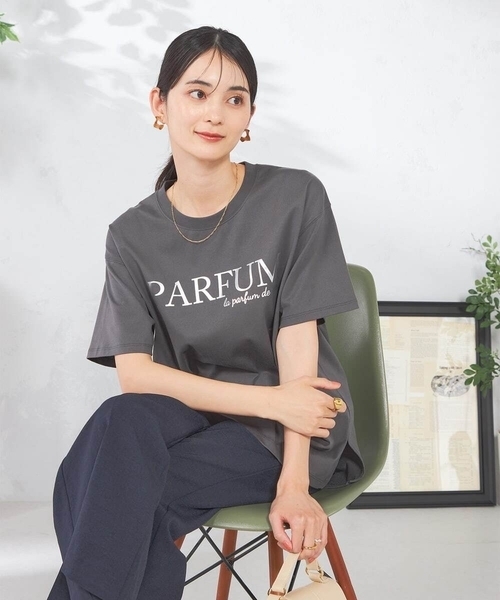 a.v.v(アーヴェヴェ)の「【コットン100%】大人のロゴTシャツ(Tシャツ/カットソー・レディース・ホワイト/ネイビー/オレンジ/チャコールグレー・38/36/40/42/34)」の3枚目の写真