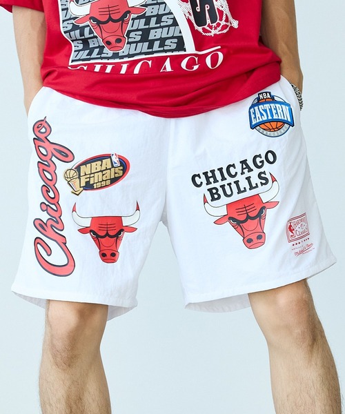 Mitchell&Ness（ミッチェル&ネス）の「Mitchell&Ness/ミッチェル&ネス Overtime Nylon Shorts ナイロンショーツ NBA レイカーズ ブルズ 総柄（その他パンツ・メンズ・ホワイト系1/ホワイト系2・M/XL）」の9枚目の写真