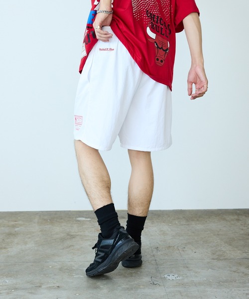 Mitchell&Ness（ミッチェル&ネス）の「Mitchell&Ness/ミッチェル&ネス Overtime Nylon Shorts ナイロンショーツ NBA レイカーズ ブルズ 総柄（その他パンツ・メンズ・ホワイト系1/ホワイト系2・M/XL）」の14枚目の写真