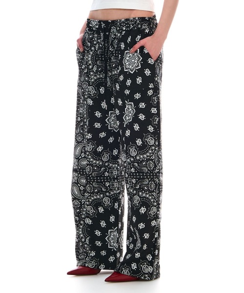 BEEDEN（ビーデン）の「PAISLAY PRINT LOOSE SWEAT PANTS（その他パンツ・レディース・ブラック・SMALL/MEDIUM）」の8枚目の写真