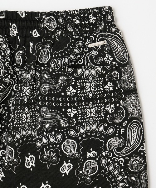 BEEDEN（ビーデン）の「PAISLAY PRINT LOOSE SWEAT PANTS（その他パンツ・レディース・ブラック・SMALL/MEDIUM）」の4枚目の写真