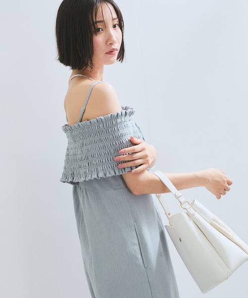 VIS(ビス)の「シャーリングオフショルダーオールインワン(つなぎ/オールインワン・レディース・ブラック/ブルー系その他4・FREE)」の12枚目の写真