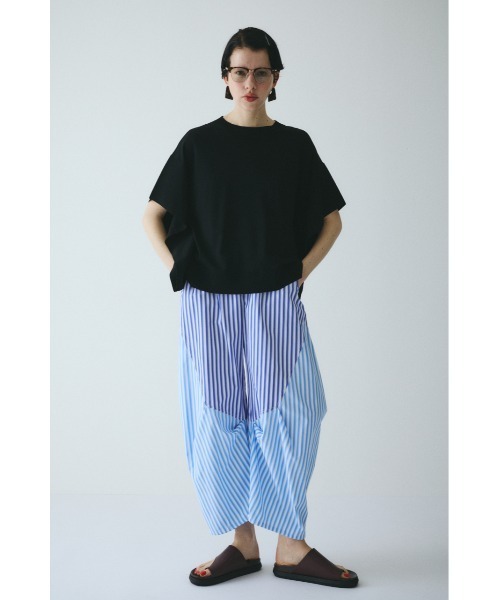 HeRIN.CYE(ヘリンドットサイ)の「Mantle sleeve knit tops マントルスリーブニットトップス(ニット/セーター・レディース・ブラック/オフホワイト/ピンク/ブラウン・FREE)」の5枚目の写真