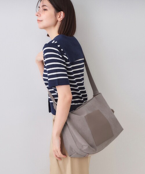 OPAQUE.CLIP(オペークドットクリップ)の「【2WAY/A4サイズ対応】ポーチ付きフェイクスエードショルダーバッグ(ショルダーバッグ・レディース・グレー/ブラウン系その他・00)」の1枚目の写真