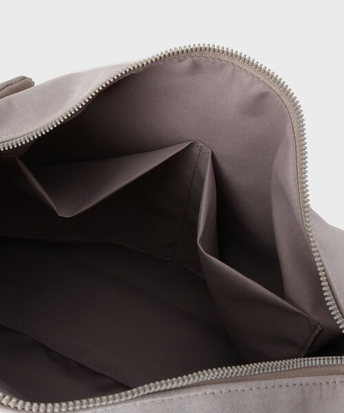 OPAQUE.CLIP(オペークドットクリップ)の「【2WAY/A4サイズ対応】ポーチ付きフェイクスエードショルダーバッグ(ショルダーバッグ・レディース・グレー/ブラウン系その他・00)」の16枚目の写真