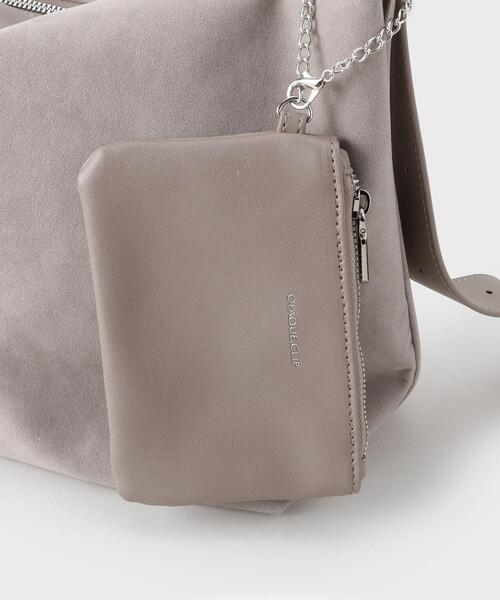 OPAQUE.CLIP(オペークドットクリップ)の「【2WAY/A4サイズ対応】ポーチ付きフェイクスエードショルダーバッグ(ショルダーバッグ・レディース・グレー/ブラウン系その他・00)」の18枚目の写真