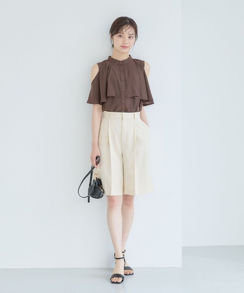 Andemiu(アンデミュウ)の「2WAYスリットブラウス577729(シャツ/ブラウス・レディース・ブラック/オフホワイト/ブラウン・FREE)」の4枚目の写真