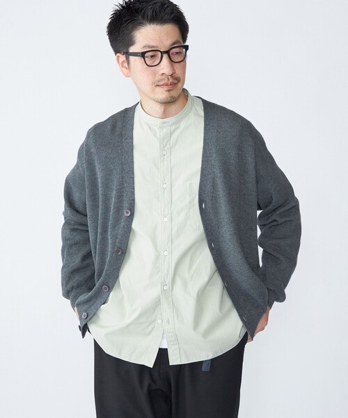 SHIPS(シップス)の「SHIPS: 奥山メリヤス Vネック カーディガン(カーディガン/ボレロ・メンズ・ライトグレー/ネイビー/キャメル・SMALL/MEDIUM/LARGE)」の19枚目の写真