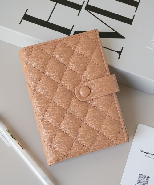 Port（ポート）の「【 Port / ポート 】 キルティング デザイン パスポート ケース #（パスポートケース・レディース・ブラウン/レッド/ブラック/ブルー・FREE）」の2枚目の写真