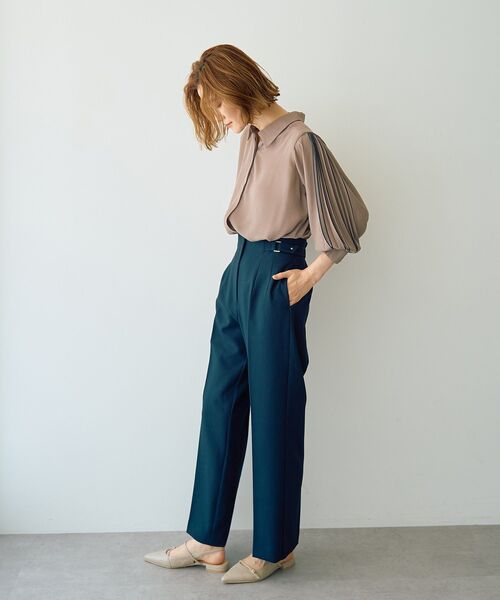 YECCA VECCA(イェッカヴェッカ)の「サイドベルテッドパンツ(スラックス・レディース・アイボリー/グリーン/ベージュ/ネイビー・M-L/S/M)」の15枚目の写真