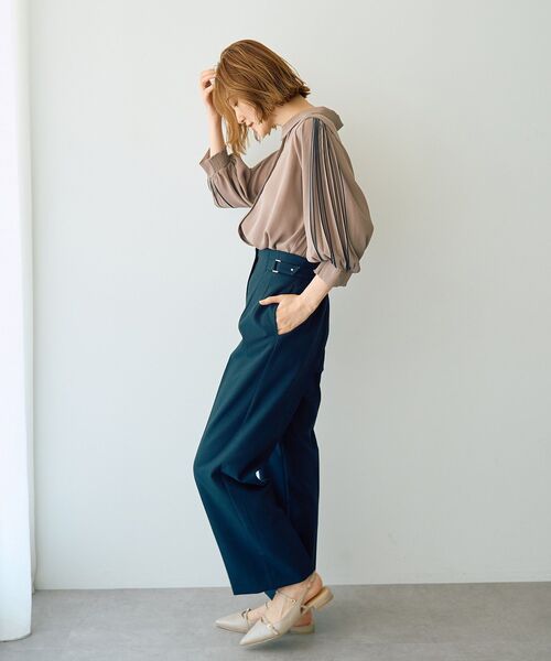 YECCA VECCA(イェッカヴェッカ)の「サイドベルテッドパンツ(スラックス・レディース・アイボリー/グリーン/ベージュ/ネイビー・M-L/S/M)」の16枚目の写真