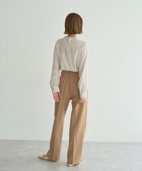 YECCA VECCA(イェッカヴェッカ)の「サイドベルテッドパンツ(スラックス・レディース・アイボリー/グリーン/ベージュ/ネイビー・M-L/S/M)」の21枚目の写真