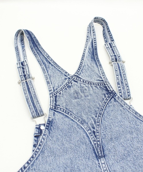 RNA（アールエヌエー）の「O0746 カットレングスオーバーオール（サロペット/オーバーオール・レディース・ケミカルウォッシュ/インディゴブルー・MEDIUM）」の13枚目の写真