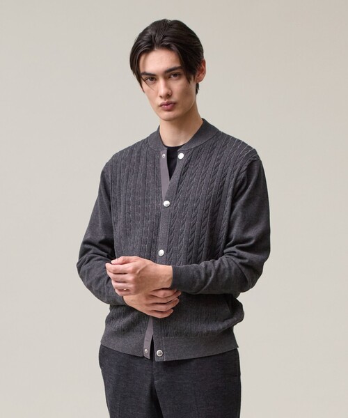 J.PRESS(ジェイプレス)の「羽織るだけで整う大人の品格【ストレッチ / イージーケア】【FLEX YARN】ケーブルニット ブルゾンライク カーディガン(カーディガン/ボレロ・メンズ・ブラウン系/ネイビー系/グレー系・X-LARGE/LARGE/MEDIUM)」の1枚目の写真