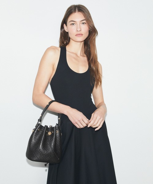 【大人気☆】Tory Burch Tモノグラム ペブルド バケットバッグ Tモノグラム ペブルド バケットバッグ: レディース クロスボディバッグ