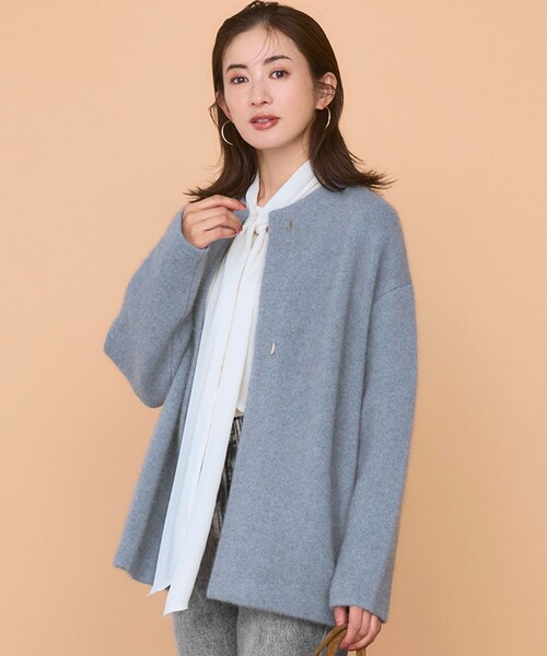 23区 S(ニジュウサンクチイサイサイズ)の「【見上愛さん着用】ラクーンブレンドダブルフェイス ニット アウター(カーディガン/ボレロ・レディース・グレー系/ベージュ系/スカイブルー系/アイボリー系・32)」の4枚目の写真