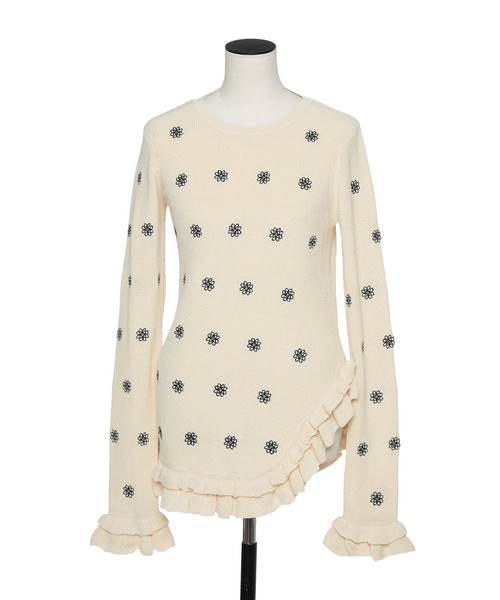 muller of yoshiokubo(ミュラーオブヨシオクボ)の「muller of yoshiokubo ミュラーオブヨシオクボ / CREST EMBROIDERY FRILLED TOP クレストエンブロイダリーフリルトップス / MLF25805(ニット/セーター・レディース・アイボリー・36/38)」の2枚目の写真