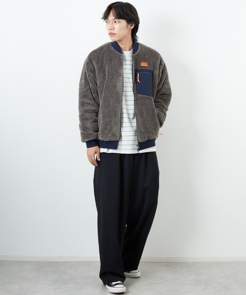 UNIVERSAL OVERALL（ユニバーサルオーバーオール）の「[UNIVERSAL OVERALL/ユニバーサルオーバーオール] 別注 ボアフリース ボンバージャケット（ブルゾン・レディース・ブラック/チャコールグレー・M/L/XL）」の4枚目の写真