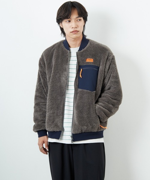 UNIVERSAL OVERALL（ユニバーサルオーバーオール）の「[UNIVERSAL OVERALL/ユニバーサルオーバーオール] 別注 ボアフリース ボンバージャケット（ブルゾン・レディース・ブラック/チャコールグレー・M/L/XL）」の6枚目の写真