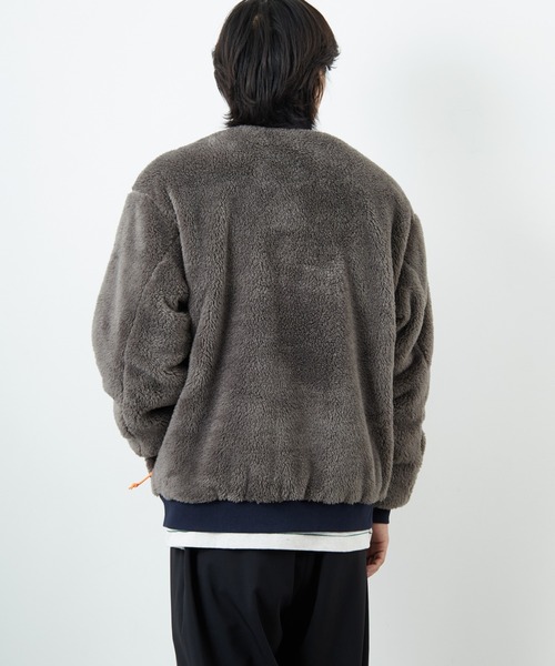 UNIVERSAL OVERALL（ユニバーサルオーバーオール）の「[UNIVERSAL OVERALL/ユニバーサルオーバーオール] 別注 ボアフリース ボンバージャケット（ブルゾン・レディース・ブラック/チャコールグレー・M/L/XL）」の8枚目の写真